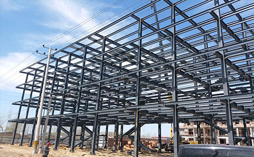 文县文县钢结构厂房屋面选材指南：确保性能与经济性的完美结合